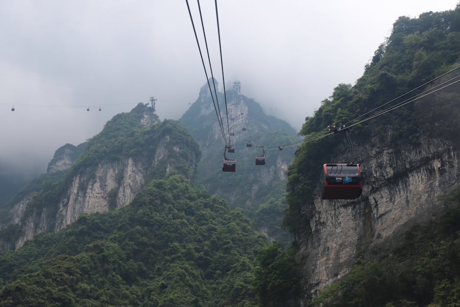 Pasarela de cristal sobre los acantilados de la Montaña Tianmen