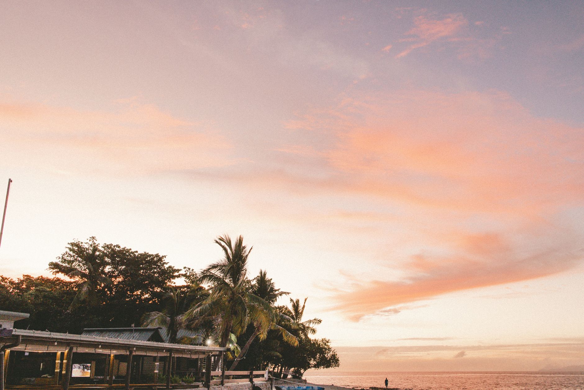 Atardecer en la playa de Nadi, Fiji