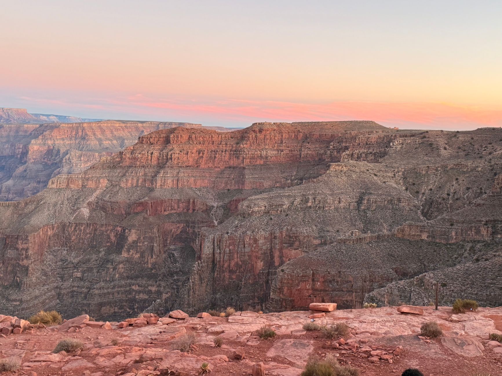 Atardecer sobre el Gran Cañón desde uno de sus miradores